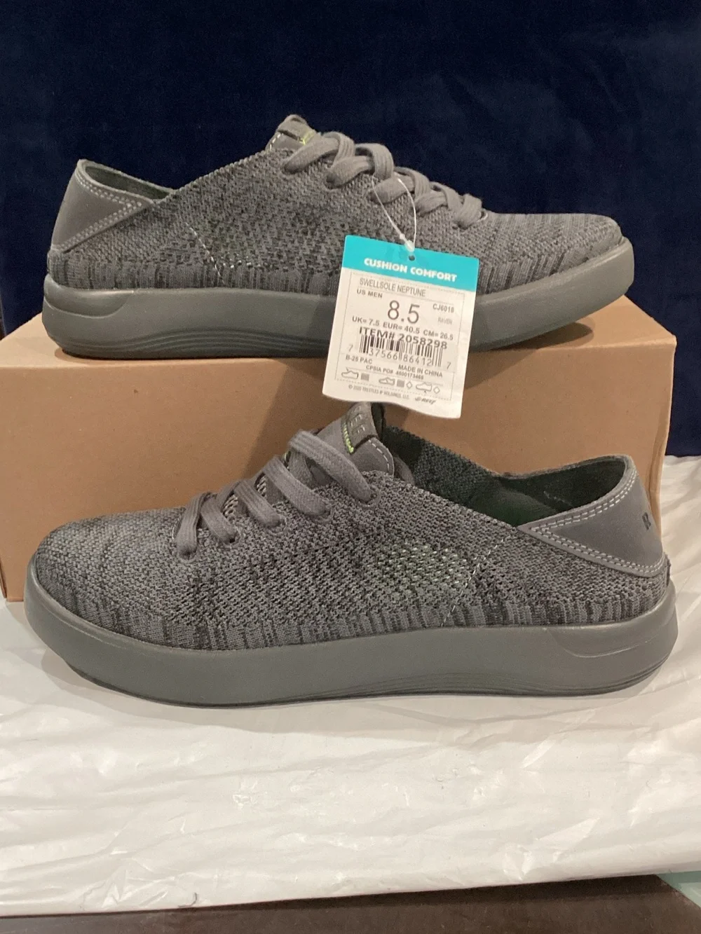 REEF Swellsole Neptune Men’s 8.5 Raven Gray Cushion Comfort Sneakers NWT